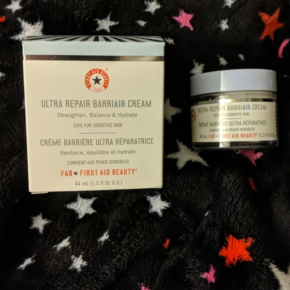 First Aid Beauty Ulta Repair BarriAIR Cream